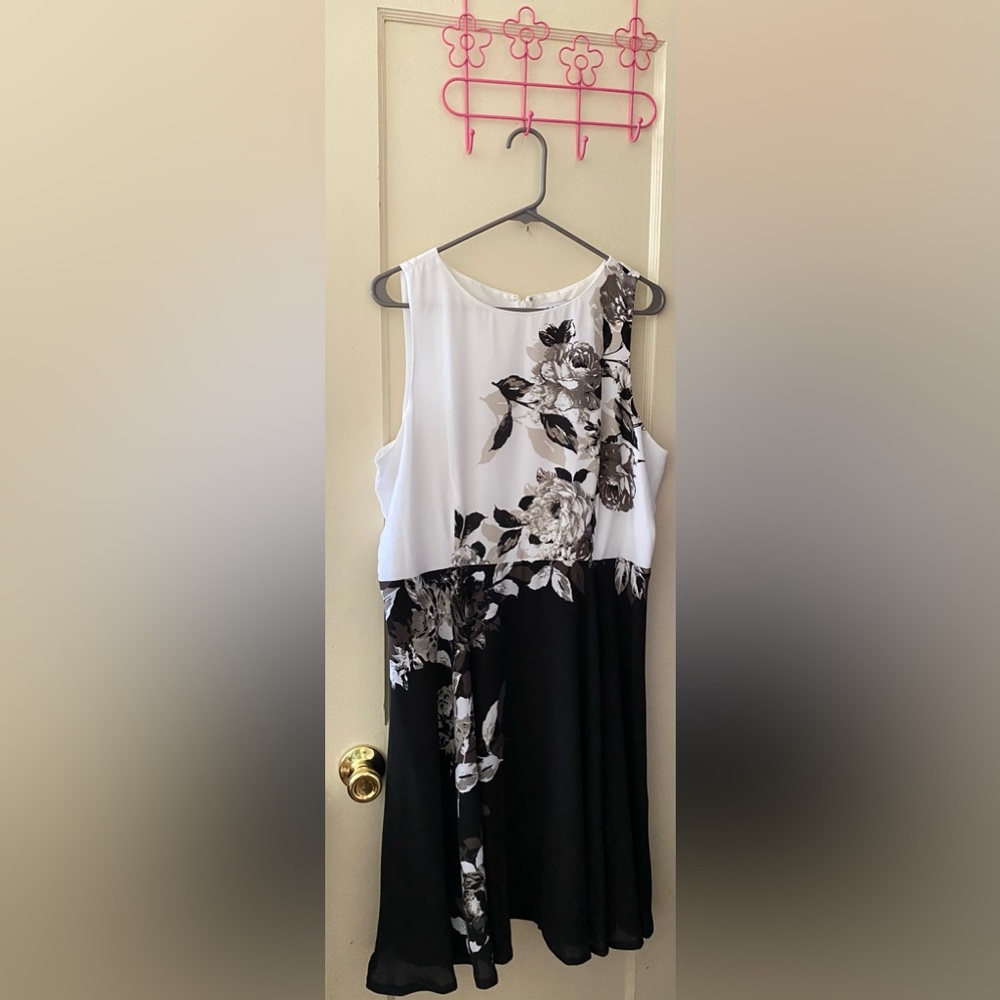 Elle Black and White Rose Dress